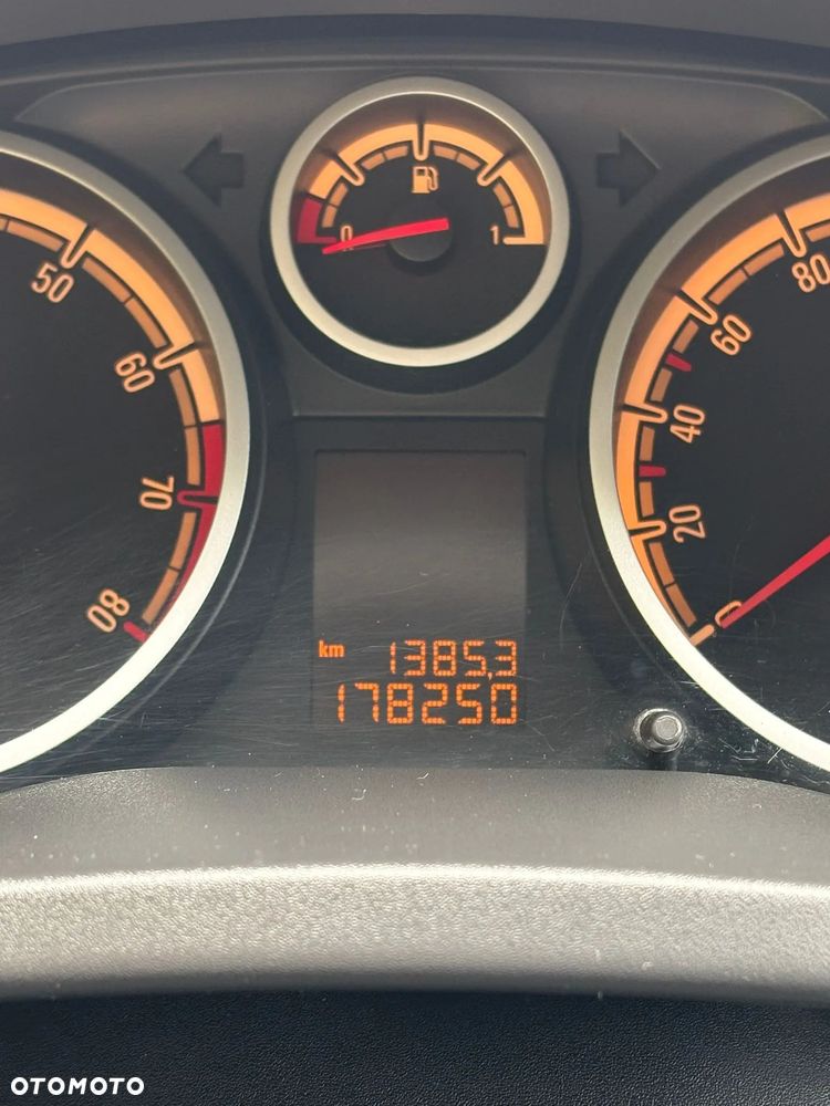 Opel Corsa 1.2 16V Enjoy - 6
