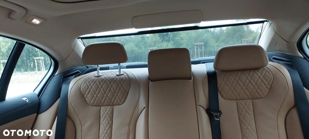 BMW Seria 7 750Li xDrive - 21