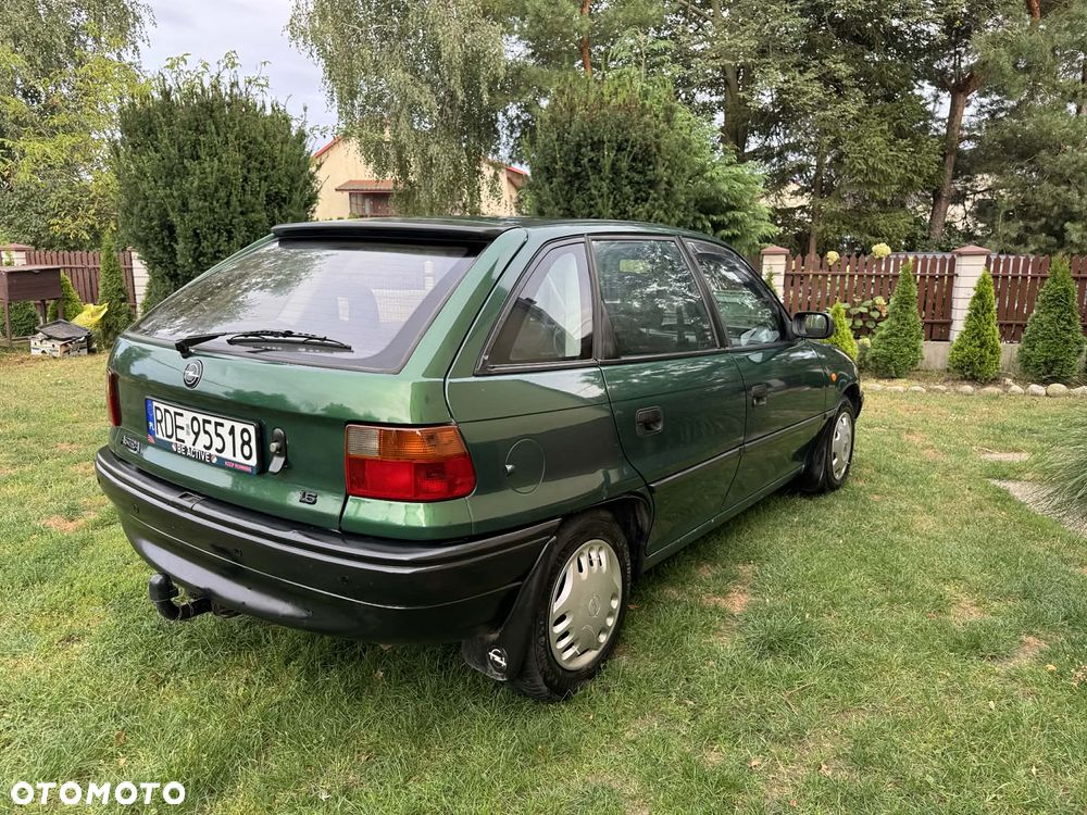 Opel Astra 1.6 - 14
