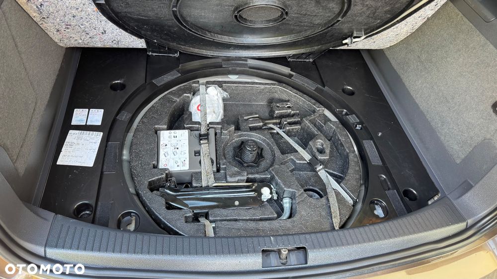 Volkswagen Touran 2.0 TDI DPF Cross Perfectline - 29