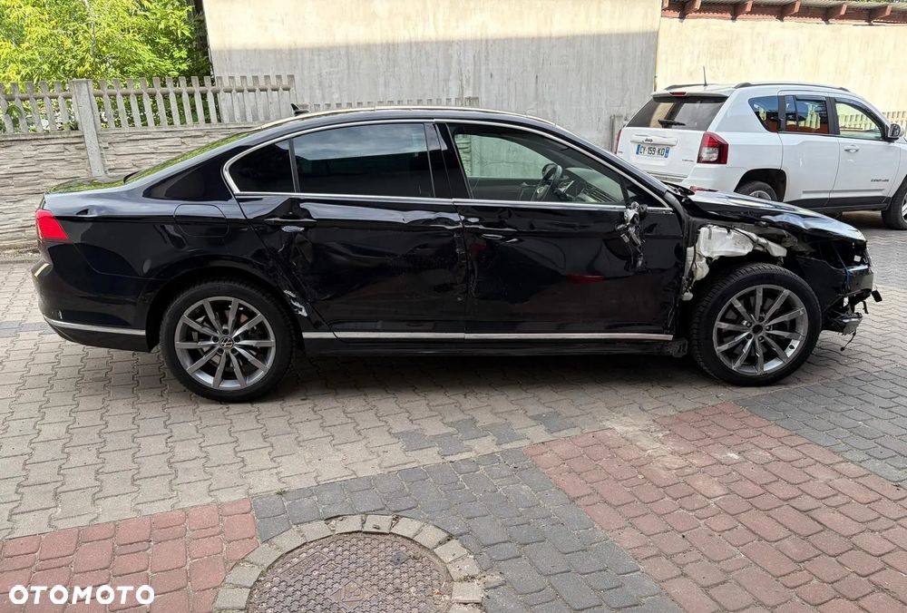 Volkswagen Passat 2.0 TSI 4Mot Elegance DSG - 4