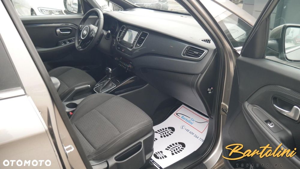 Kia Carens - 16