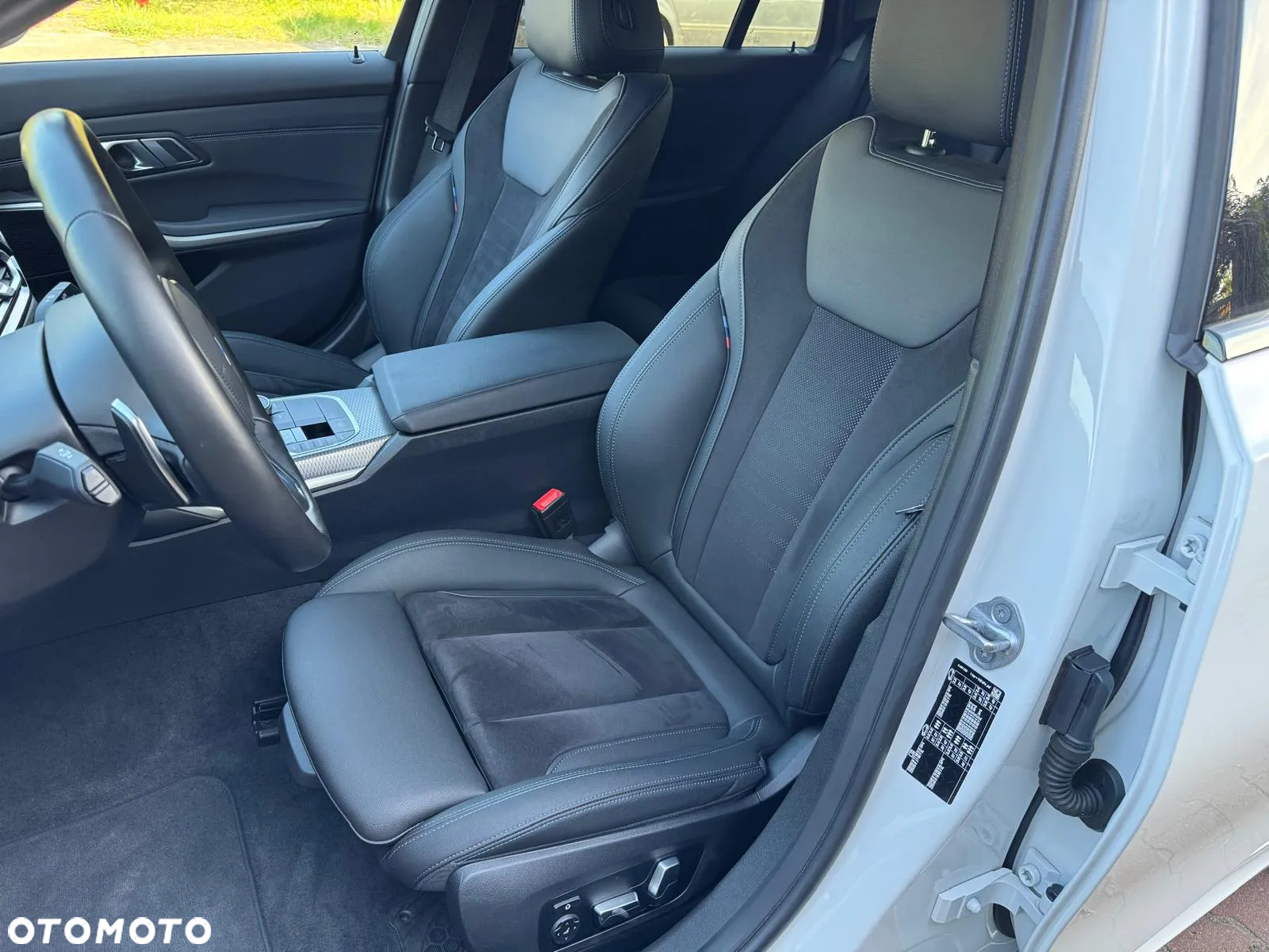 BMW Seria 3 320i Touring M Sport - 38