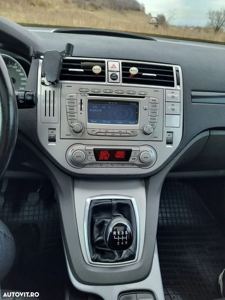 Ford Kuga 2.0 TDCi 4x4 Titanium - 12