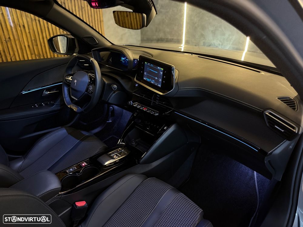 Peugeot e-2008 50 kWh GT Pack - 32