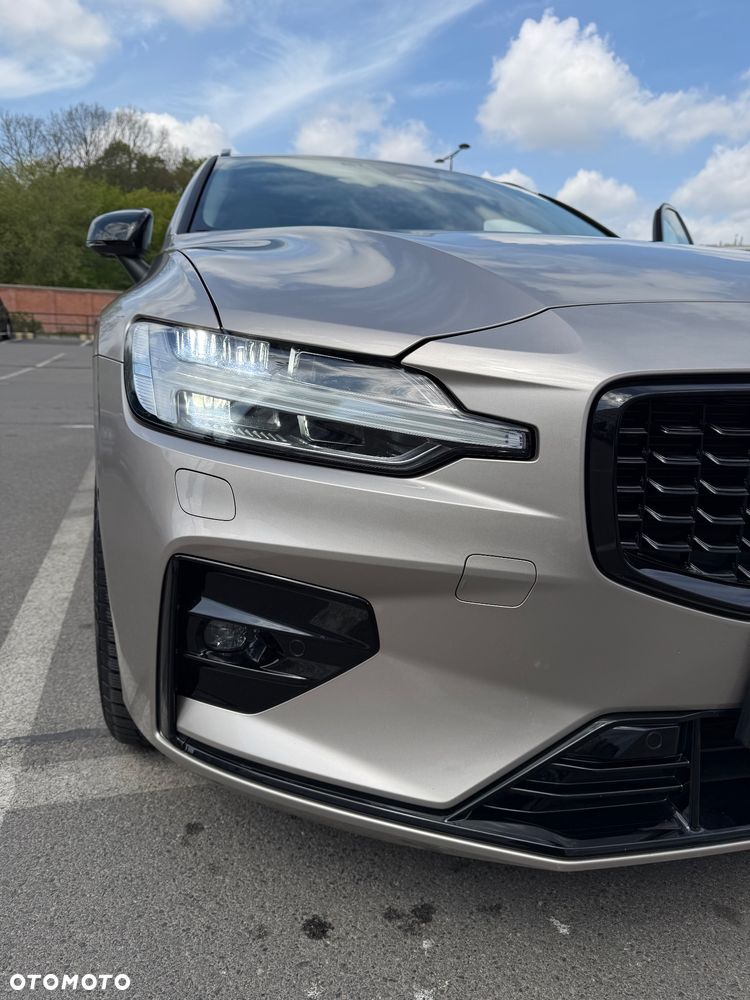 Volvo V60 B4 B Ultra Dark - 3