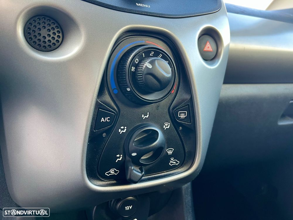 Citroën C1 PureTech Shine Edition - 28