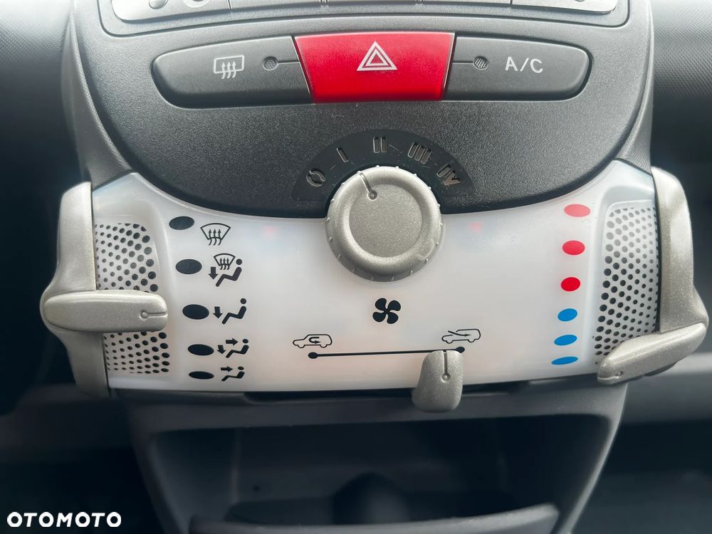 Toyota Aygo - 16