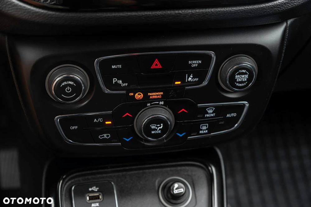 Jeep Compass 1.4 TMair Night Eagle FWD S&S - 30