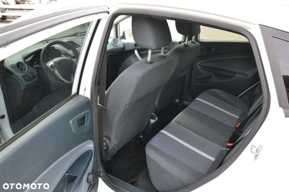 Ford Fiesta - 20