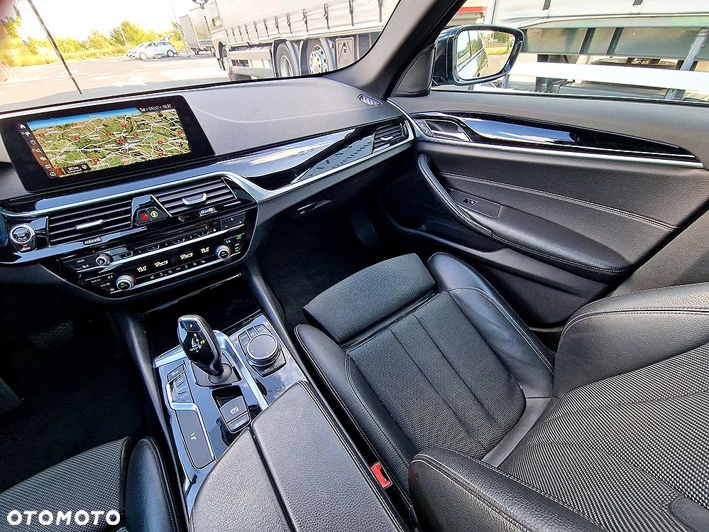BMW Seria 5 525d Sport Line - 21