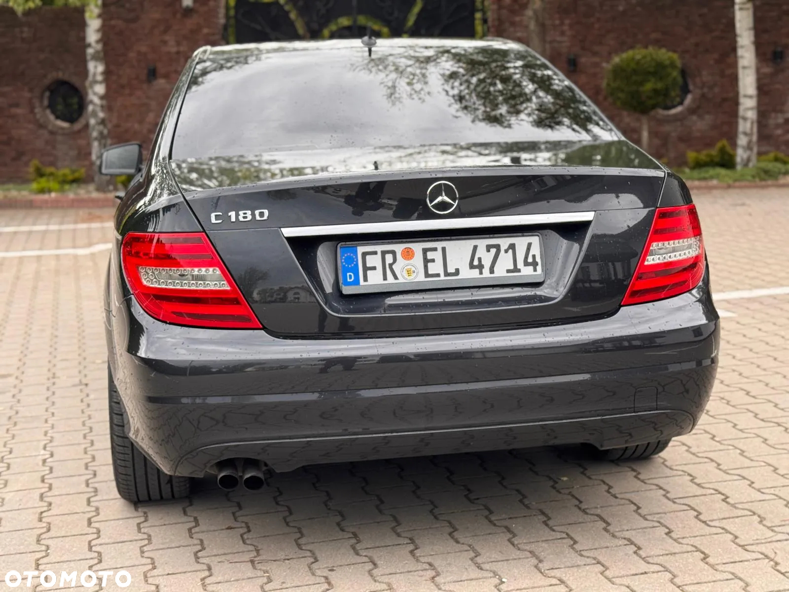 Mercedes-Benz Klasa C 180 CGI BlueEFFICIENCY - 28