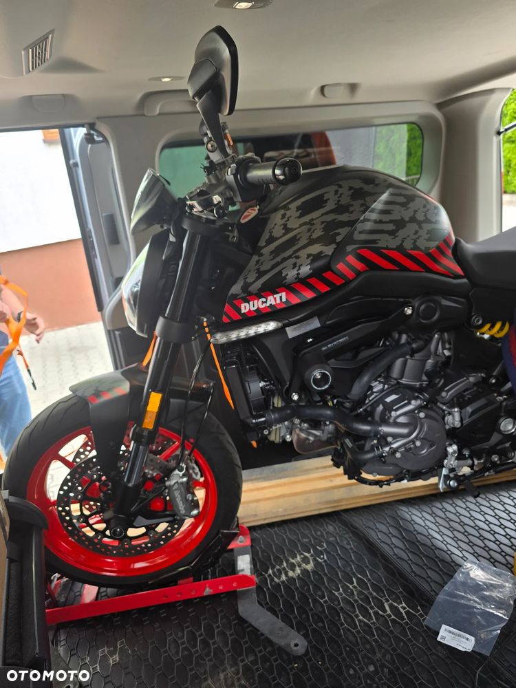 Ducati Monster - 4