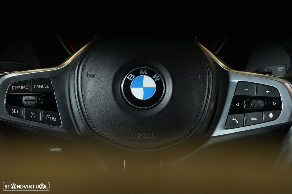 BMW 116 d Pack Desportivo M Auto - 33
