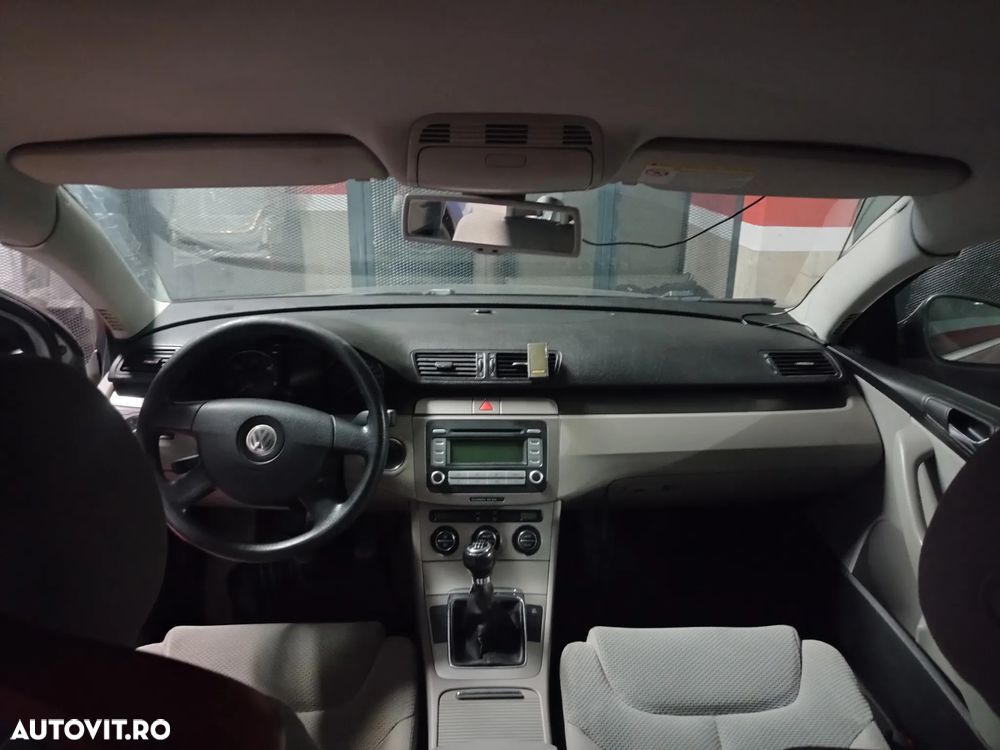 Volkswagen Passat - 8