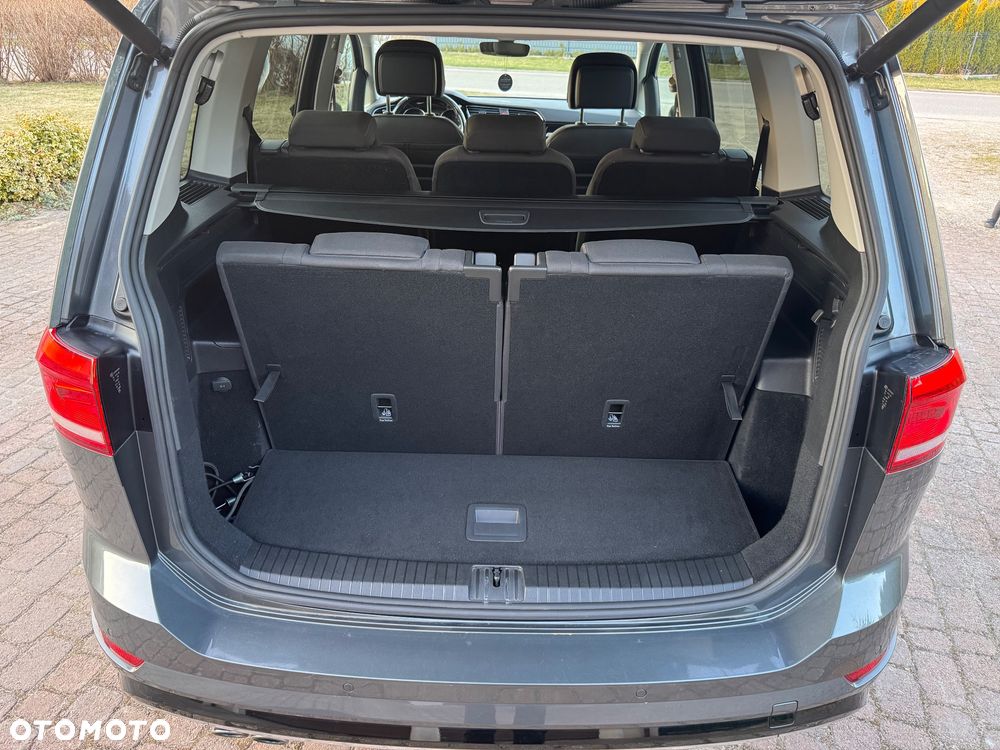 Volkswagen Touran - 29