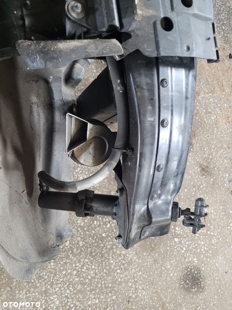 belka przód że spryskiwaczami na lampy BMW E39 - 4