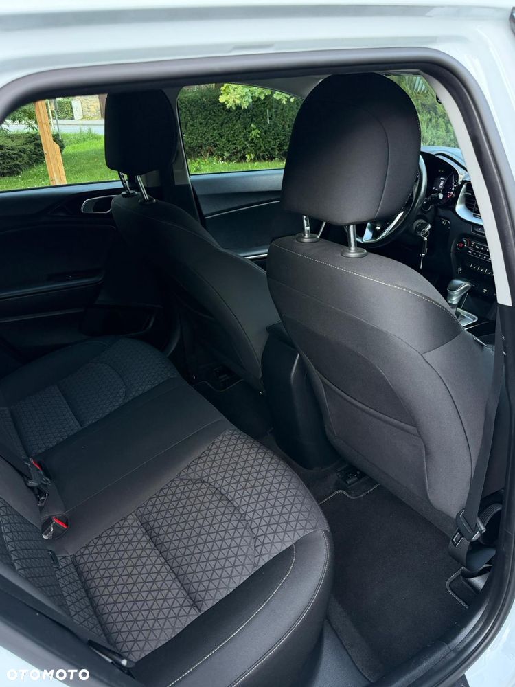 Kia Ceed - 27