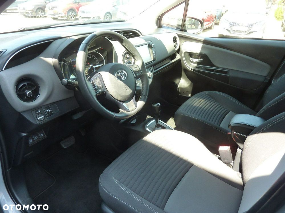 Toyota Yaris - 10