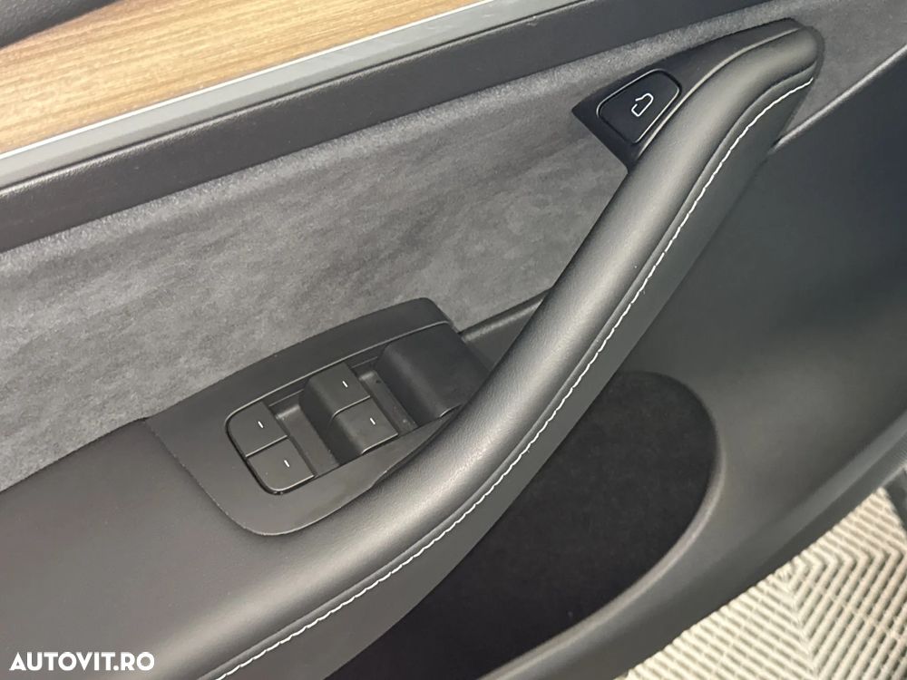 Tesla Model Y RWD - 15