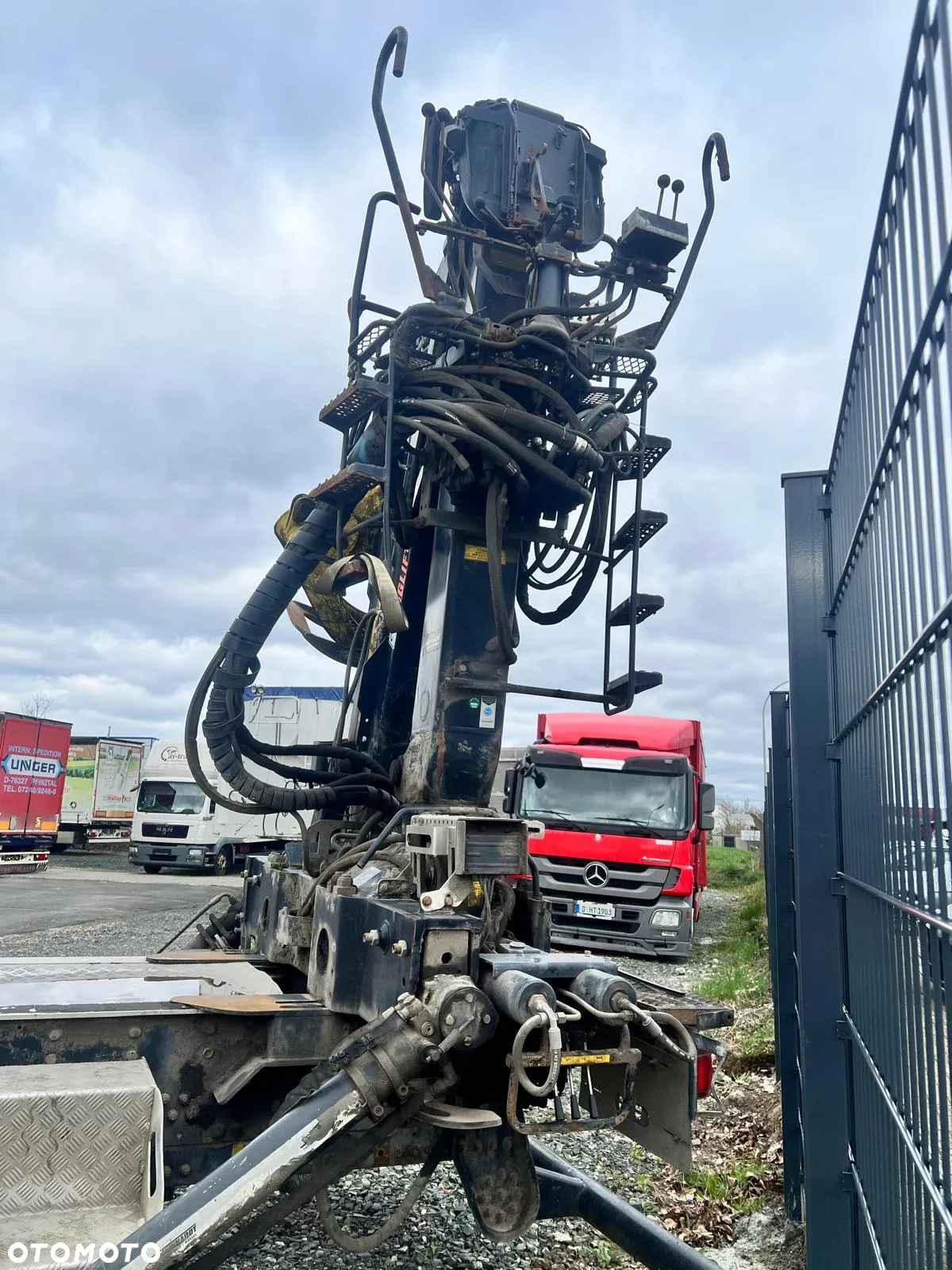 Volvo Dzwig HDS Manipulator do drewna drzewa lasu dłużycy kłody złomu Palfinger Epsilon Loglift Penz Kesla Jonsered - 4