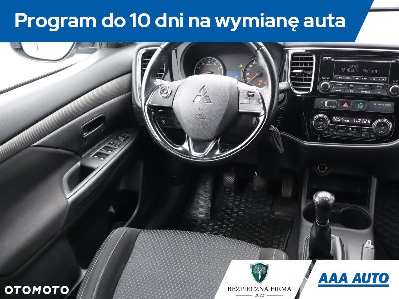 Mitsubishi Outlander - 9