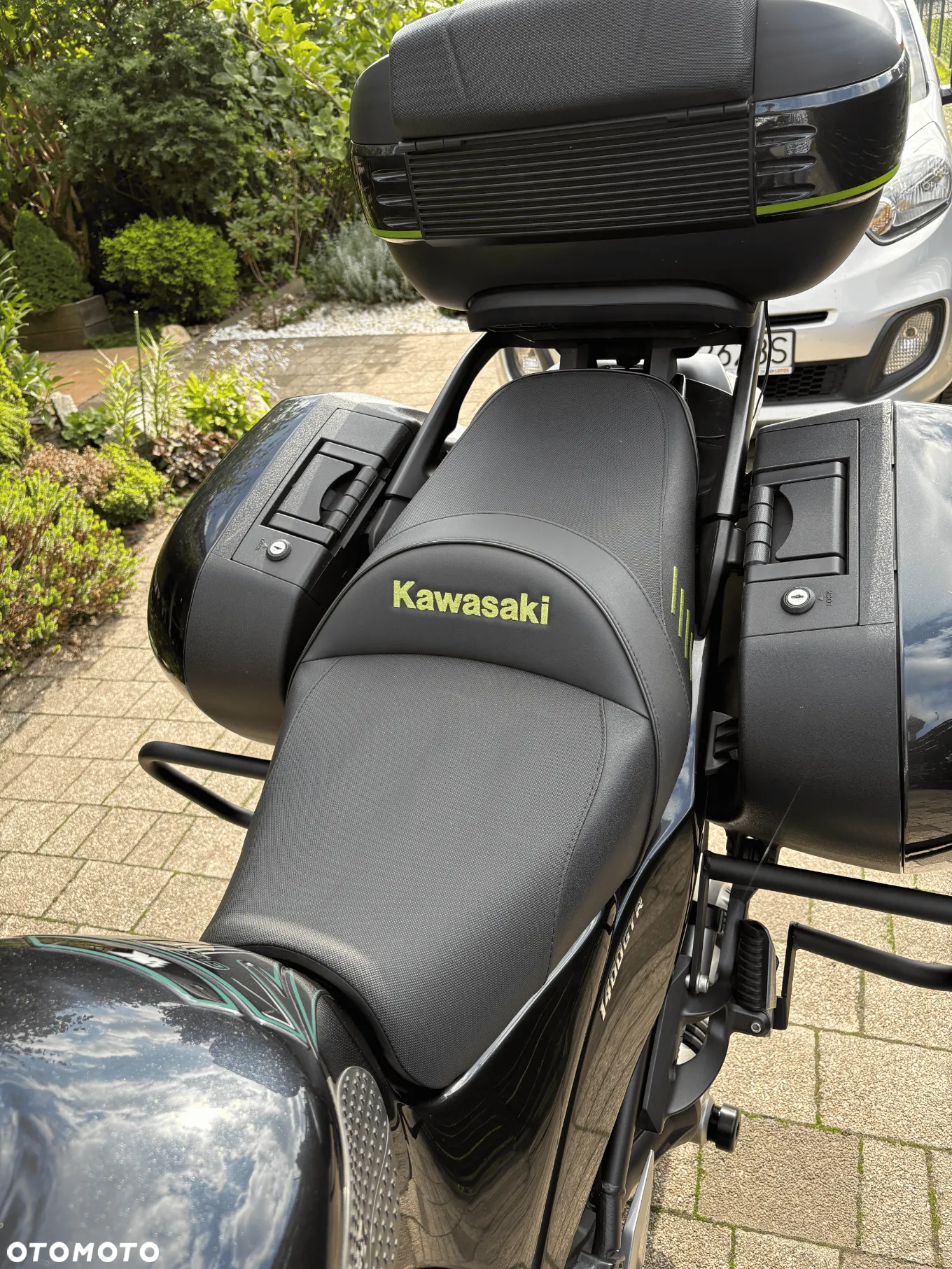 Kawasaki GTR - 4