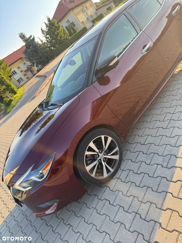 Nissan Maxima - 4