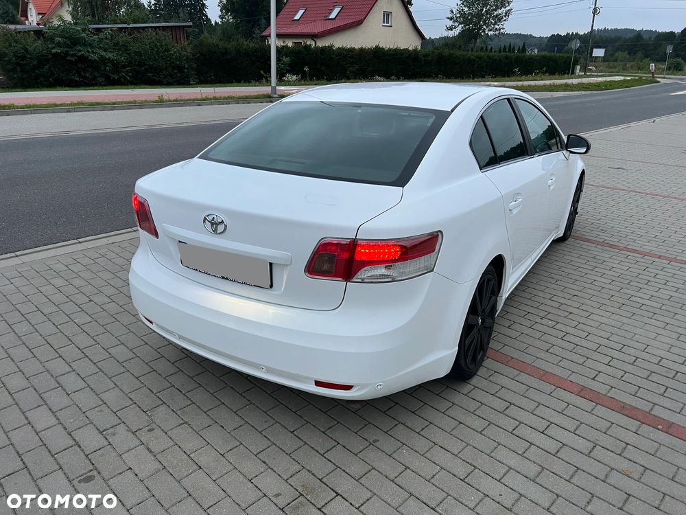 Toyota Avensis 2.2 D-4D Premium - 23