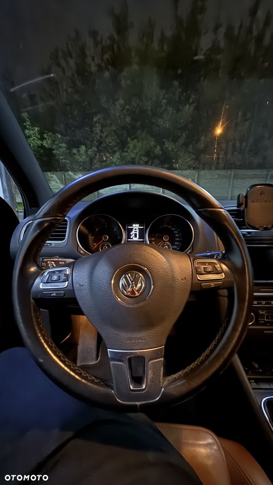 Volkswagen Golf 2.0 TDI Highline - 28