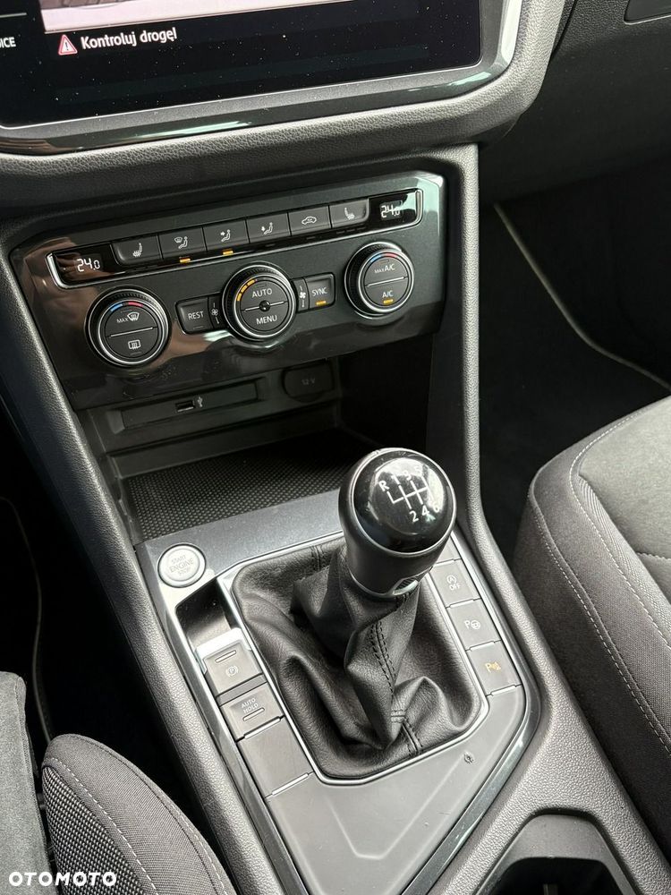 Volkswagen Tiguan - 32