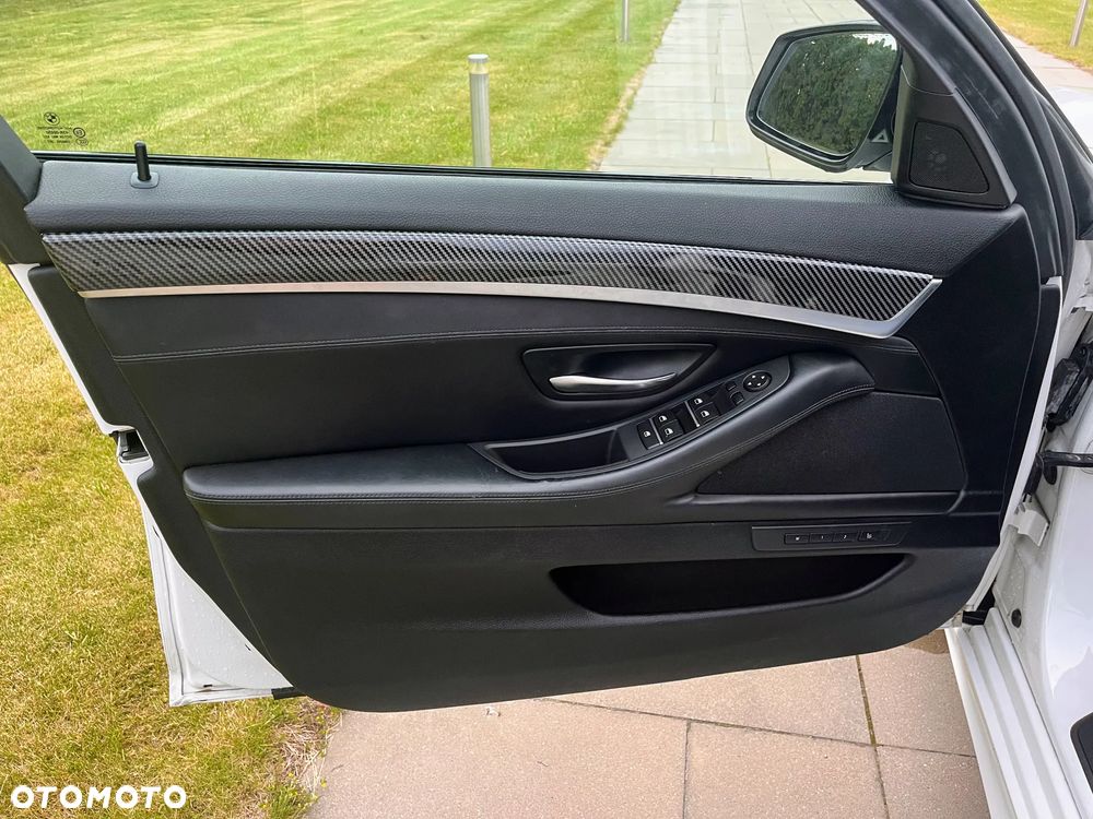 BMW Seria 5 M550d xDrive - 15