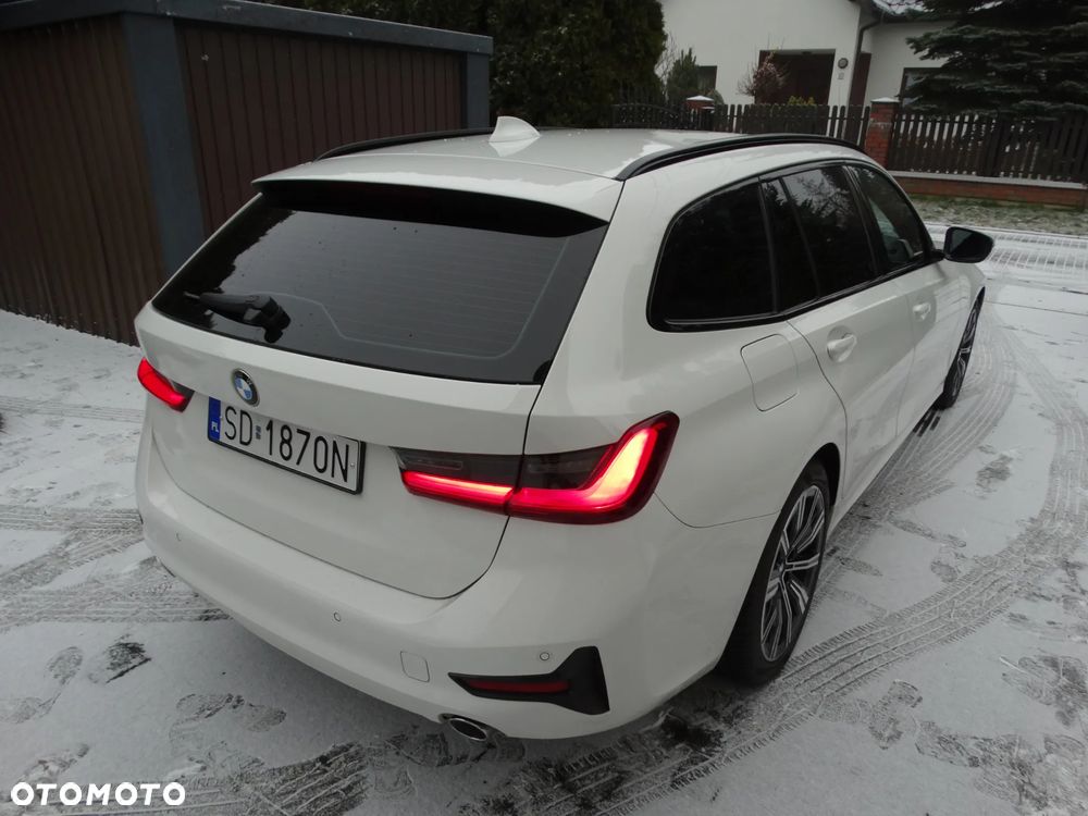 BMW Seria 3 318d Edition M Sport Shadow - 12