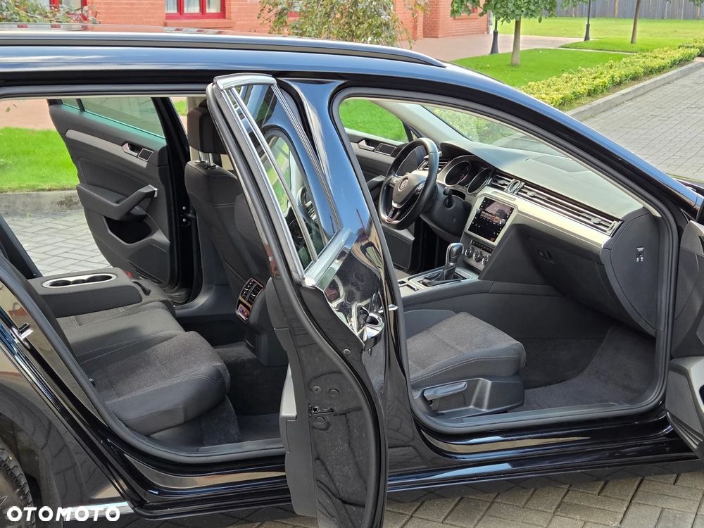 Volkswagen Passat 2.0 TDI SCR DSG Highline - 18