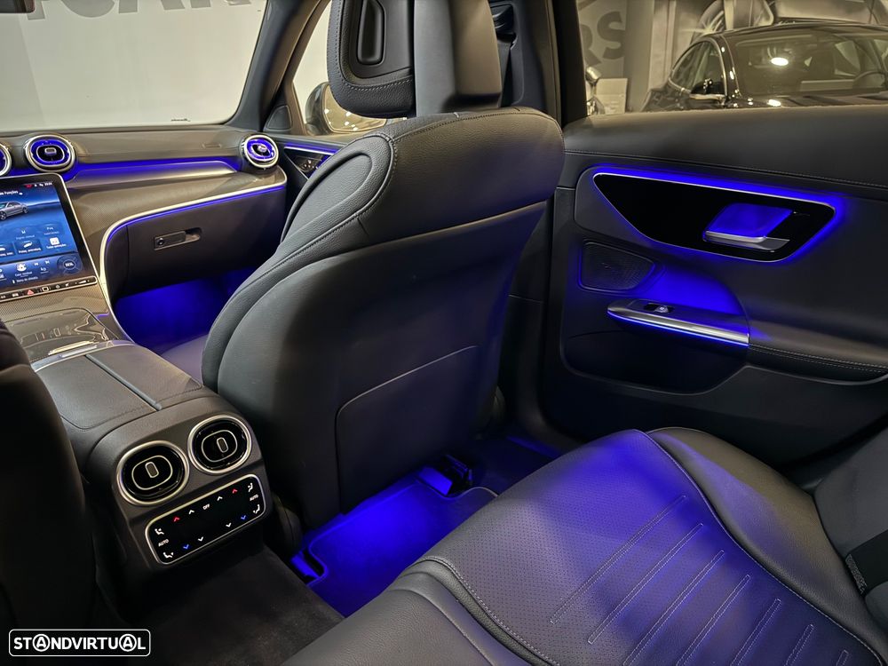 Mercedes-Benz C 300 e T 9G-TRONIC AMG Line - 11