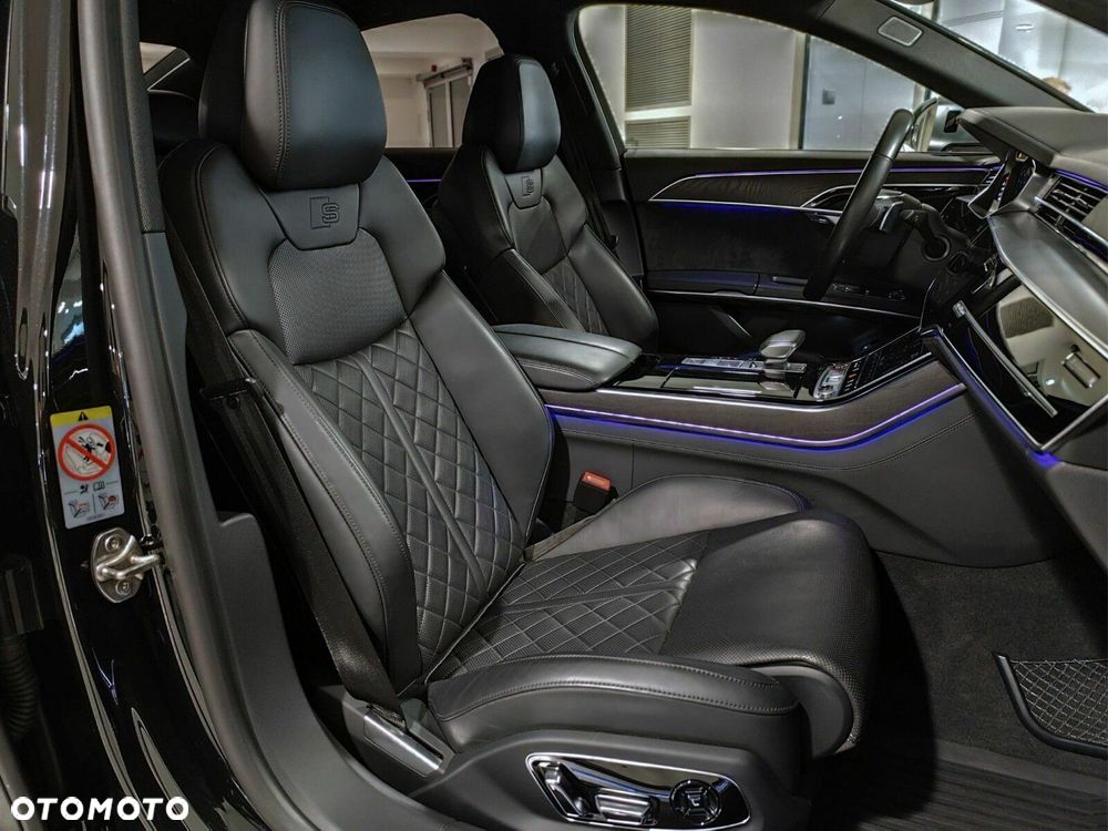 Audi S8 - 25