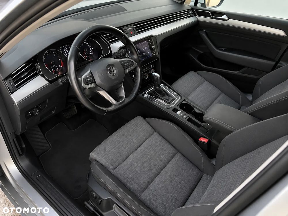 Volkswagen Passat 2.0 TDI SCR DSG Elegance - 2
