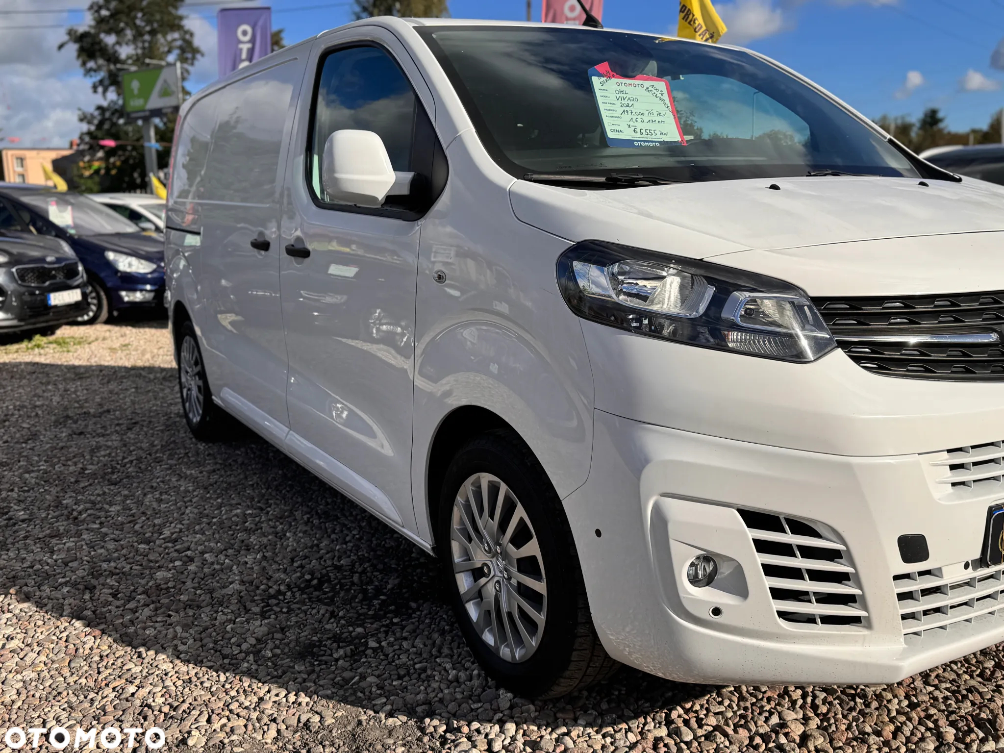 Opel Vivaro - 11
