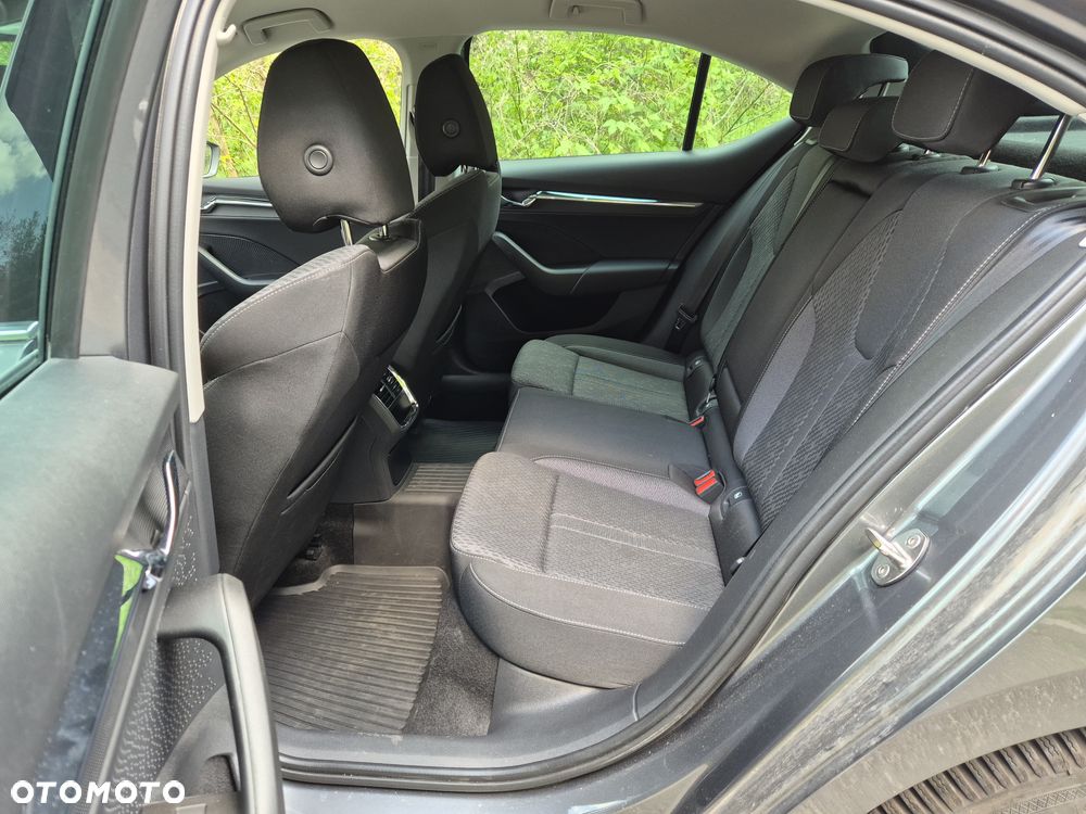 Skoda Octavia 2.0 TDI Style DSG - 23
