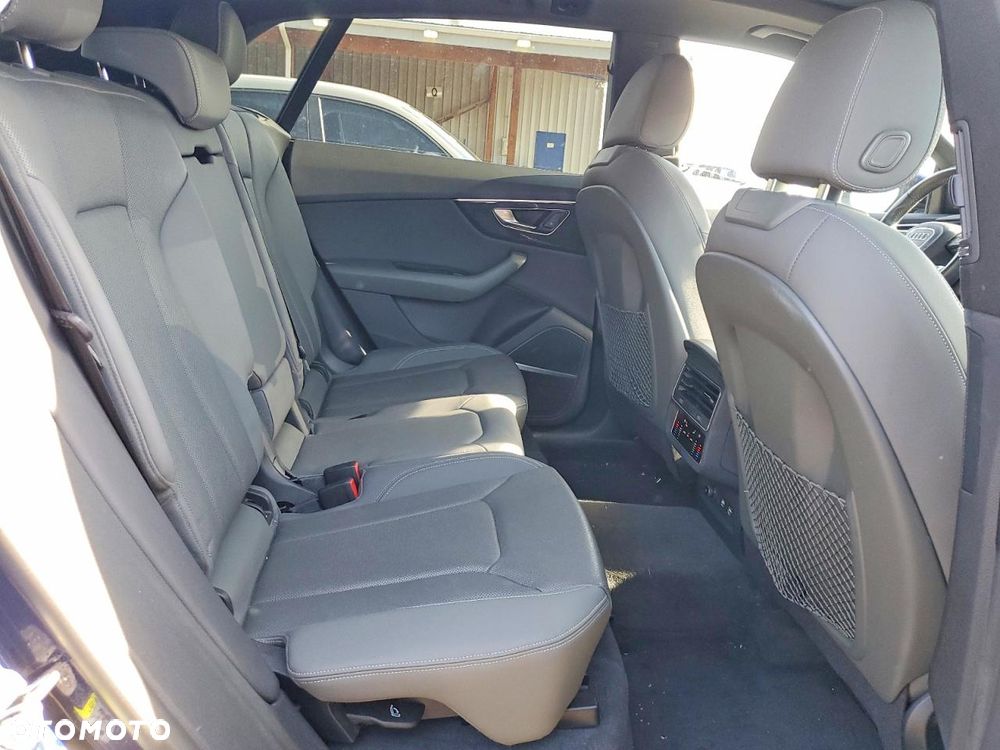 Audi Q8 - 12