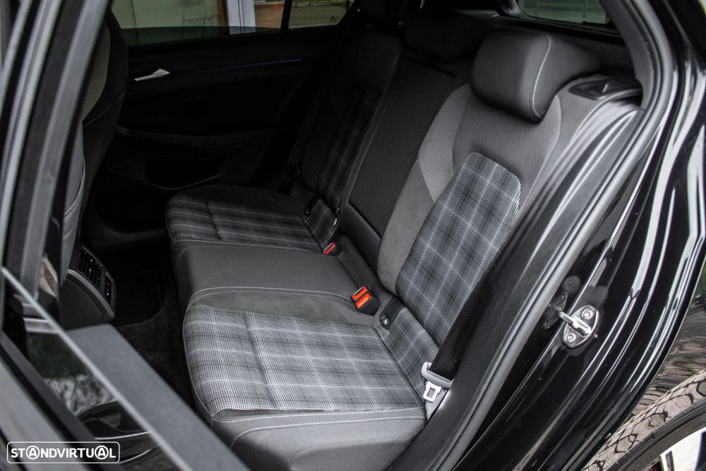 VW Golf 2.0 TDI GTD DSG - 31