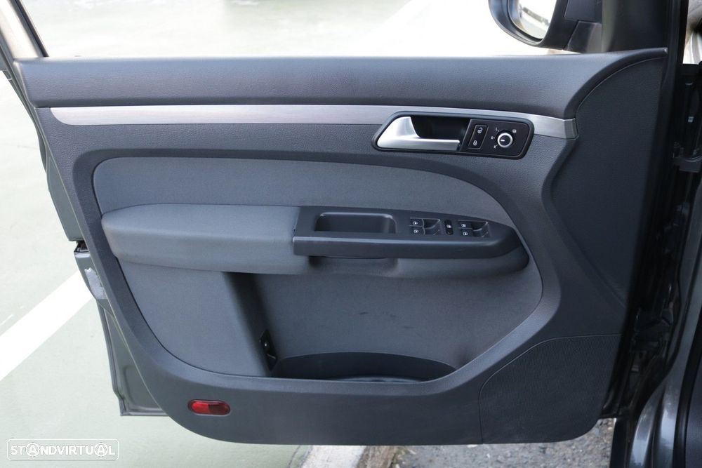VW Touran 1.6 TDI BM Confortline 7L - 32