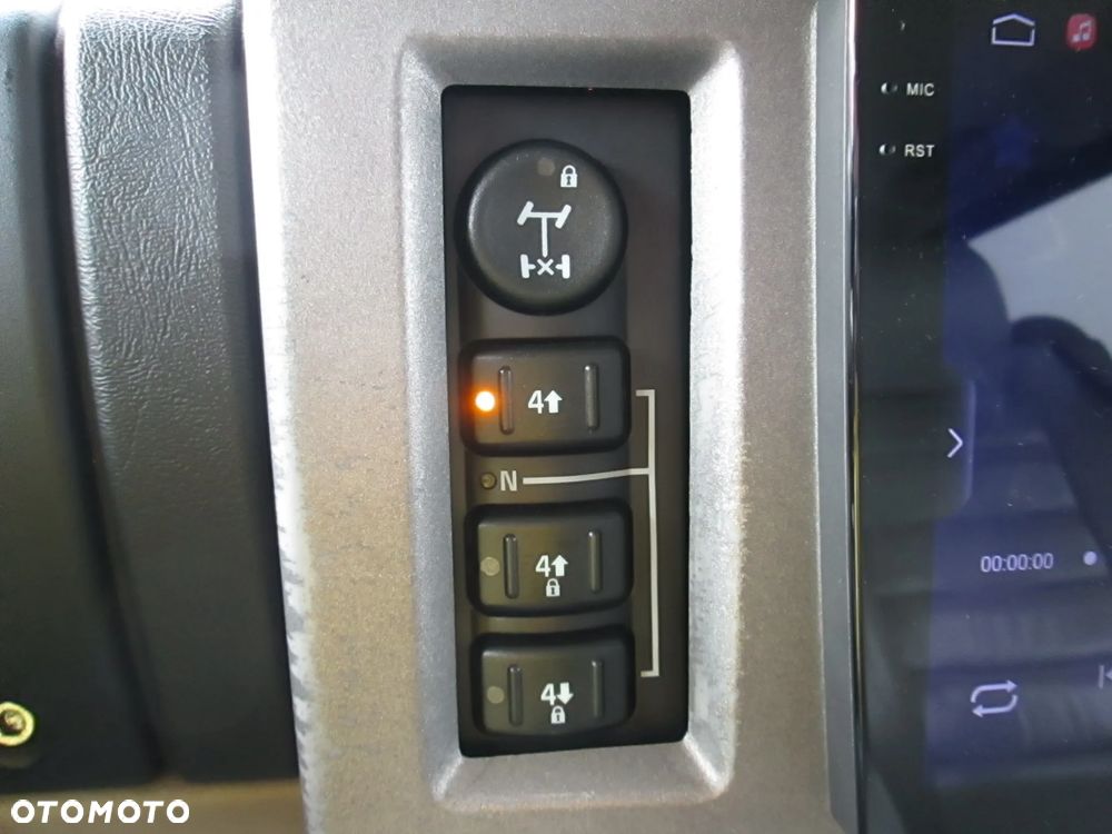 Hummer H2 6.0 V8 - 24