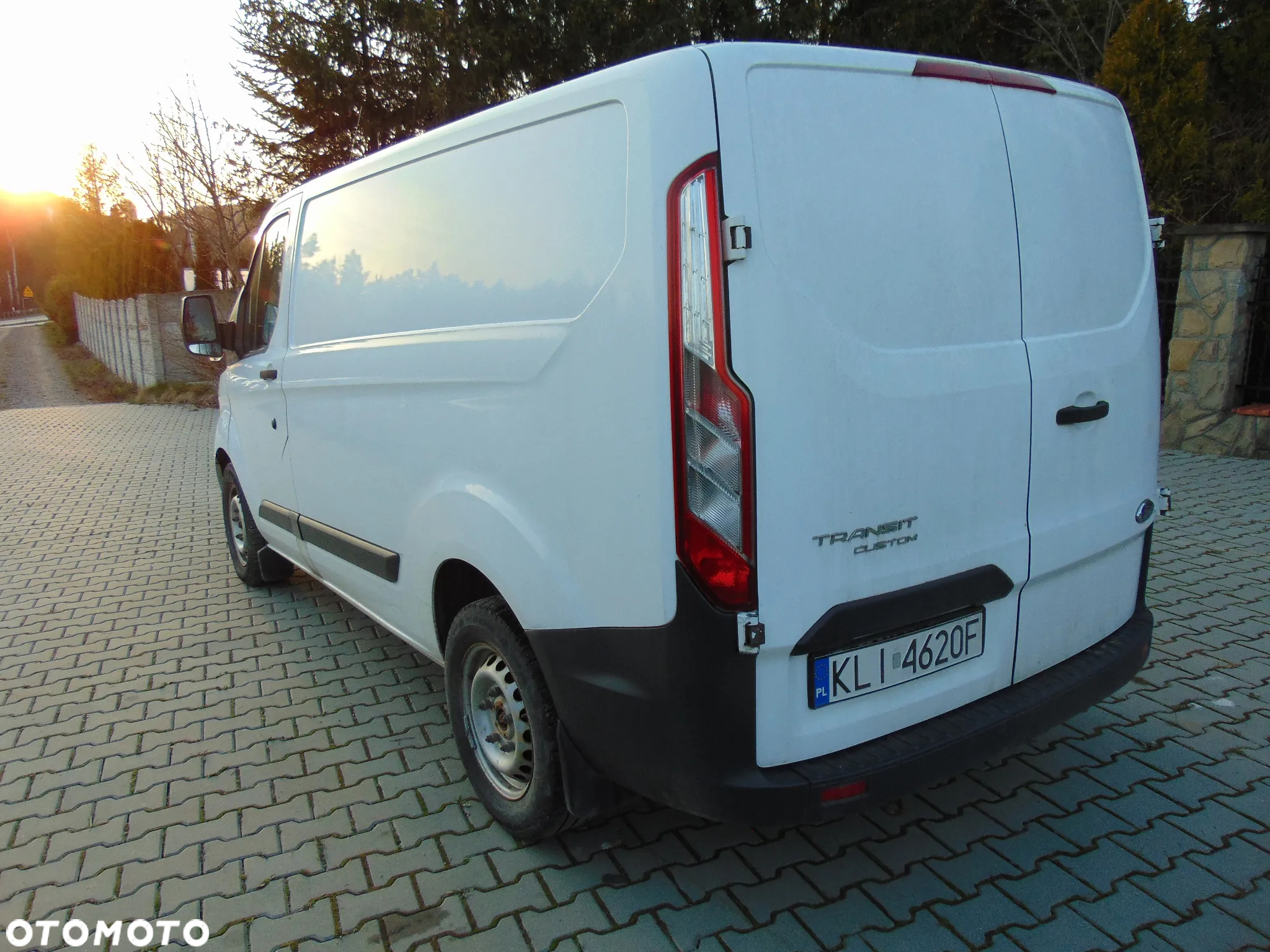Ford Tranzit Custom - 19