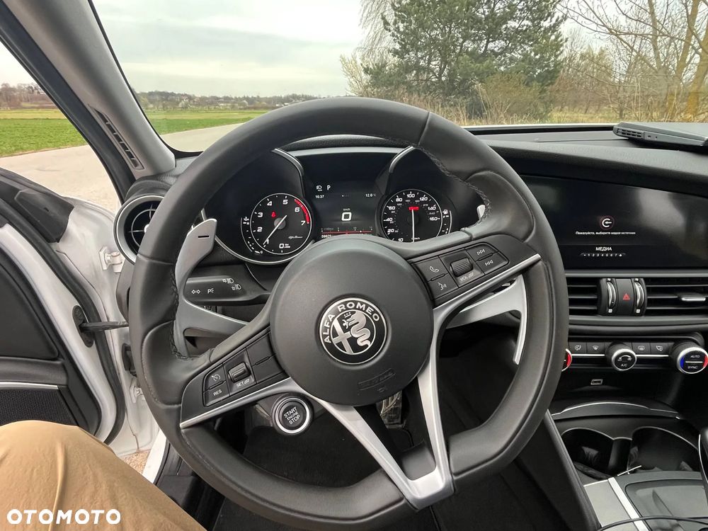 Alfa Romeo Giulia 2.0 Turbo Veloce - 11