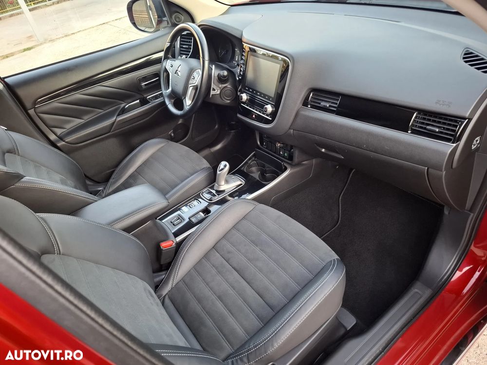 Mitsubishi Outlander - 10