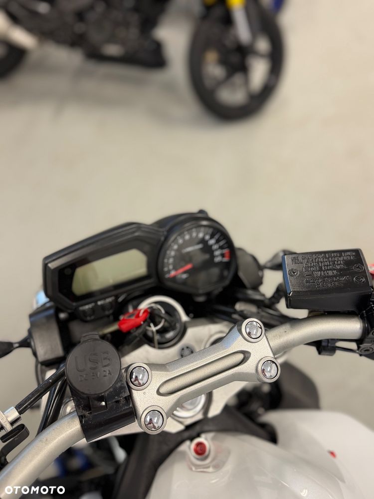 Yamaha FZ - 17
