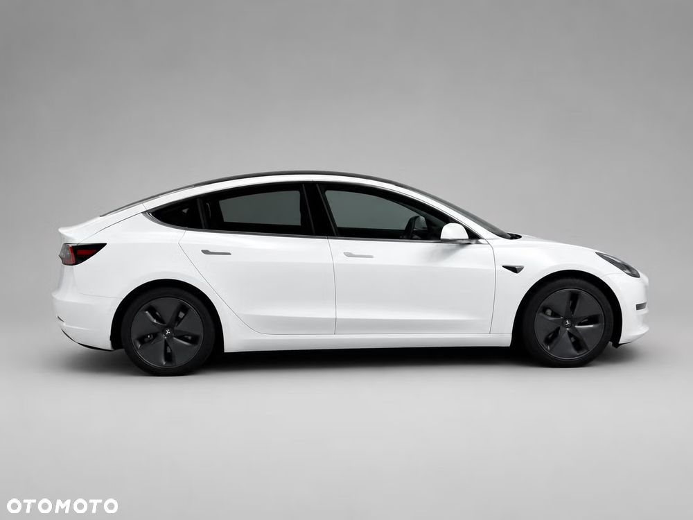 Tesla Model 3 - 5