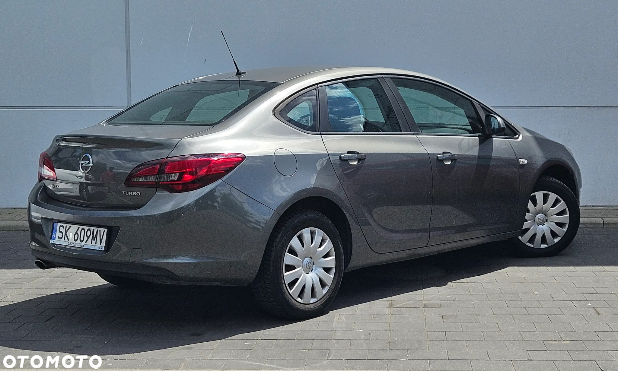 Opel Astra IV 1.4 T Executive - 25