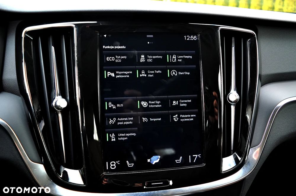 Volvo V60 D3 Momentum Pro - 25